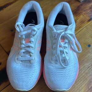 ASICS Everyday Comfort Amplifoam athletic shoes size 7